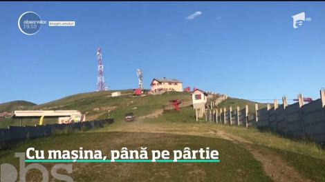 Un bărbat a intrat cu maşina pe pârtia Sorica, din Azuga