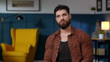 Andi, revoltat la ”Insula Iubirii”, după ce Denisa i-a dansat lasciv: ”Nu știu cum a ”dresat-o” Adrian, dar nu e deloc OK”