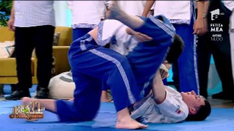 Fetele s-au bătut ca spartanii, la Neatza cu Răzvan și Dani! Pangration, cea mai veche artă marțială europeană, se practică cu succes în România