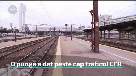 O pungă de plastic a blocat mii de oameni în Gara de Nord şi în vagoane