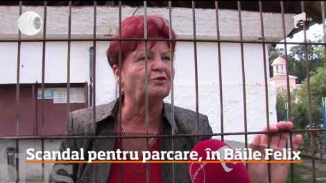 Zeci de turişti cazaţi într-un camping din Băile Felix s-au văzut obligaţi să părăsească terenul din cauza unei executări silite