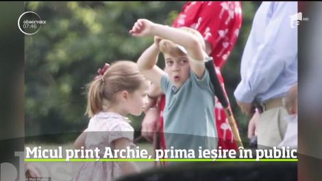 Archie, fiul prinţului Harry şi al soţiei sale Meghan, a ieşit pentru prima dată în public