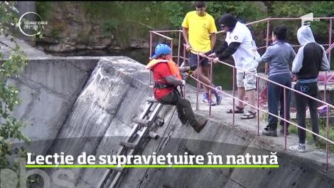 Lecţie de supravieţuire. Cum să vă descurcaţi dacă rămâneţi captivi în sălbăticie