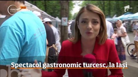 Festivalul Turcesc de la Iaşi. Nu lipsesc kebab-ul, rulada cu fistic, sarailiile şi baclavaua