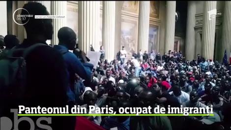 Celebrul Panteon din Paris, ocupat de câteva sute de imigranţi