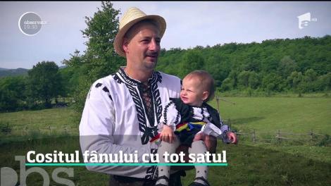 Cositul fânului cu tot satul. Într-o localitate din judeţul Hunedoara strânsul fâneţului se face după reguli străvechi