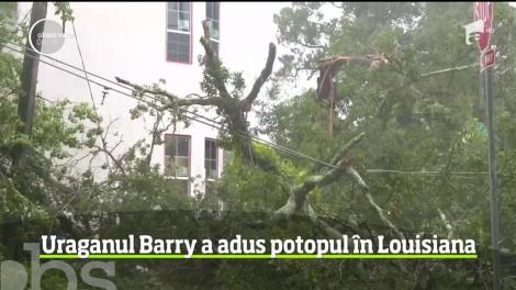 Uraganul Barry a adus potopul în statul american Louisiana. Zeci de mii de oameni au râmas fără curent electric
