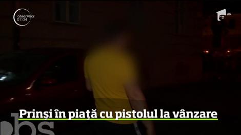 Au vrut să se îmbogăţescă din vânzarea unui pistol, dar au ajuns pe mâna poliţiştilor, prinşi în flagrant