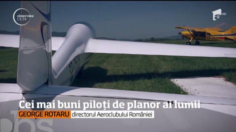 Cei mai buni piloți de planoare din toată lumea concurează la Deva