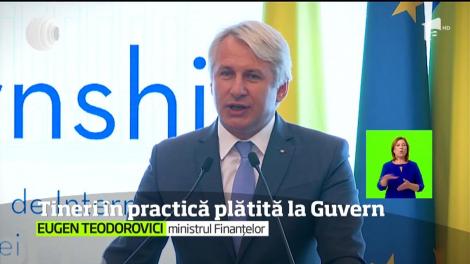 Palatul Victoria şi-a deschis porţile pentru 200 de tineri care vor să vadă cum se lucrează în Adminstraţia Publică Centrală