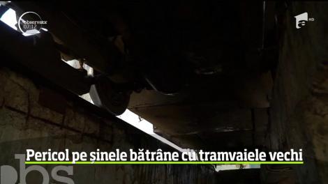 Tramvai rămas fără roată în mers. Pericol pentru călători:  „Pur şi simplu a căzut”