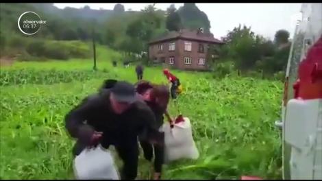 Inundaţii de proporţii în nord-estul Turciei! Un om a murit şi alţi şase sunt daţi dispăruţi