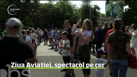 Spectacol pe cerul Capitalei de Ziua Aviaţiei