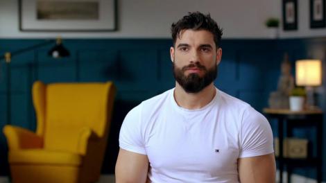 Insula Iubirii. Probleme în paradis între Geanina și ispita Andi după ce au dormit împreună: Eu am murit de cald, iar ea stătea învelită!