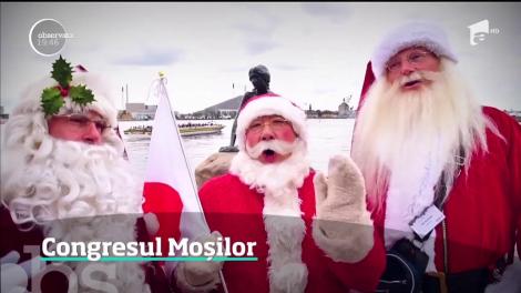 În toiul verii, în Copenhaga răsună colinde. Veniţi din toate colţurile lumii, 150 de Moşi şi-au dat întâlnire la congresul anual de profil