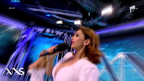 Xtra Night Show. Cristina Spătar cântă piesa Ay