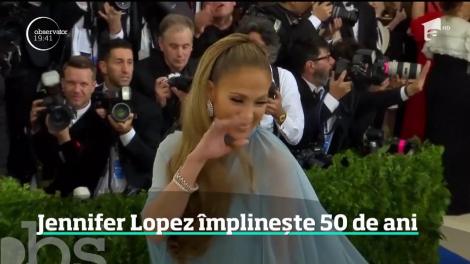 Jennifer Lopez împlineşte 50 de ani, dar pare că a găsit secretul tinereţii veşnice