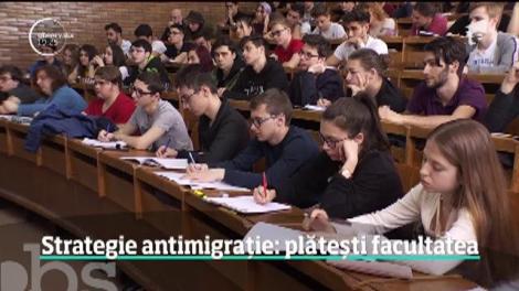 Lovitură dură pentru studenţii români: ar putea fi obligaţi să plătească mii de euro, dacă pleacă în străinătate după facultate