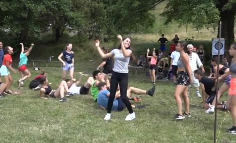 Tabăra gratuită în judeţul Hunedoara pentru copii cu rezultate de excepţie la învăţătură