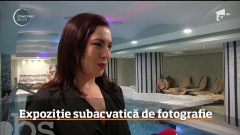 Premieră la Iaşi: expoziţie de fotografie într-o piscină!