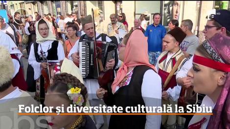 Artişti din ansambluri folclorice de pe trei continente, la Festivalul de Folclor Internaţional de la Sibiu