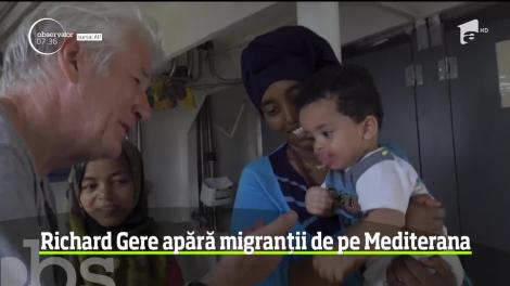 Actorul Richard Gere apără migranții de pe Marea Mediterană