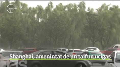Shanghai, amenințat de un taifun ucigaș. Peste un milion au fost evacuaţi