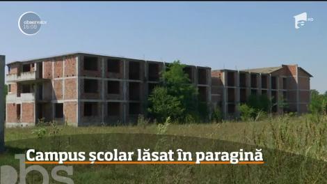 Un campus şcolar din Jimbolia, în care urma să înveţe peste 800 de elevi, este încă un uriaş şantier