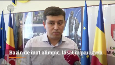 Bazinul Olimpic din Iaşi nu este gata nici după 30 de ani. Sportivii care fac performanţă sunt nevoiţi să facă naveta zilnic 80 de kilometri până la Roman