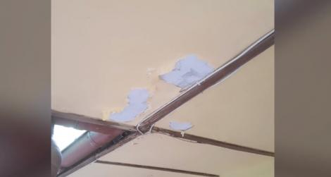 Camere murdare, paturi stricate şi saltele vechi! Condiţii inumane într-o tabără din staţiunea Neptun