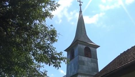 O biserică din judeţul Bistriţa-Năsăud a devenit celebră datorită faptului că, de-a lungul anilor, a fost mutată în trei localităţi