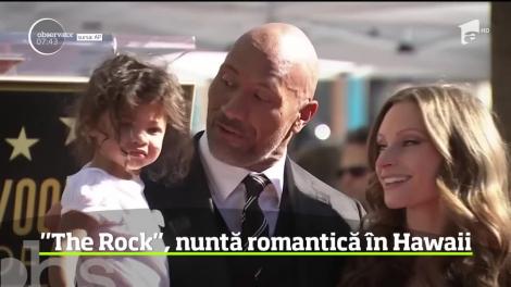 Vedeta filmelor de acţiune, Dwayne Johnson, cunoscut şi sub numele de "The Rock", şi-a surprins fanii: i-a anunţat că s-a căsătorit