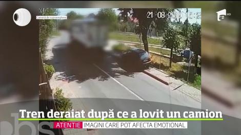 Călătorii dintr-un tren care circula în judeţul Iaşi au trecut prin momente de coşmar. Garnitura a deraiat, după ce a lovit un camion