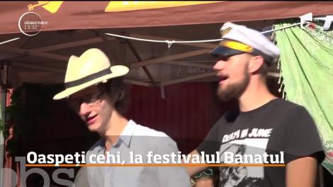 Peste o mie de turişti cehi au venit în România special pentru un festival de muzică organizat într-un sat aproape pustiu din Clisura Dunării