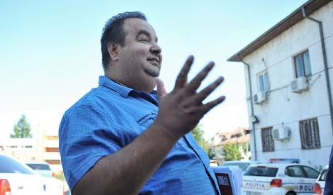 Regele Romilor, Dorin Cioabă, a oficiat un botez în Marea Neagră. Bărbatul botezat are 51 de ani