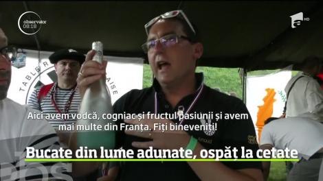 Mâncăruri din lume adunate, ospăț la Cetatea Râşnovului din județul Braşov