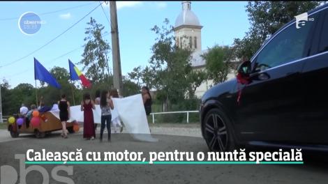 Caleașcă cu motor, pentru o nuntă specială. Un bărbat din Bistriţa Năsăud a construit o maşină pentru miri cum nu s-a mai văzut