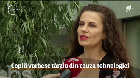 Copiii vorbesc mai târziu din cauza tehnologiei