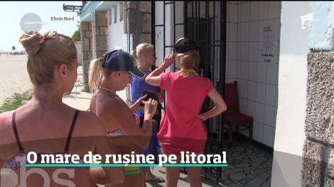 Cozi interminabile în faţa toaletelor murdare de pe litoral