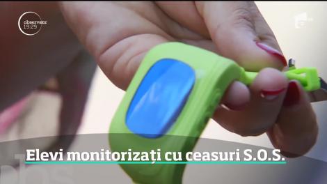 Copiii care învaţă în cele mai periculoase cartiere din Bucureşti primesc ceasuri cu buton de panică