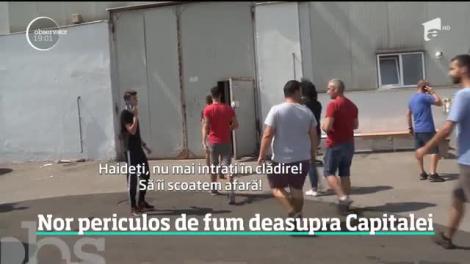 Ore întregi de panică în Capitală, în urma unui incendiu de proporţii. Sute de oameni au fost evacuaţi