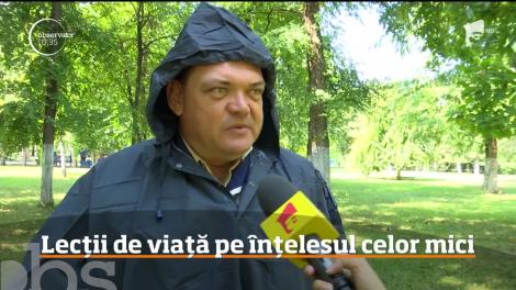 Lecții de viață pe înțelesul celor mici, într-o scenă de teatru organizată în Grădina Valorilor