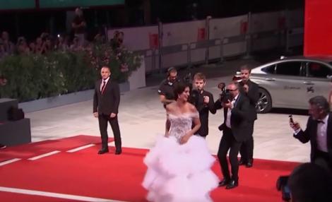 Actori de renume la Festivalul de Film de la Veneţia. Penelope Cruz și Meryl Streep au strălucit pe covorul roşu