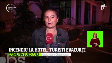 Momente de panică pe litoral! Zeci de turişti din Mamaia au făcut noapte albă, după ce o încăpere a hotelului unde erau cazaţi a luat foc