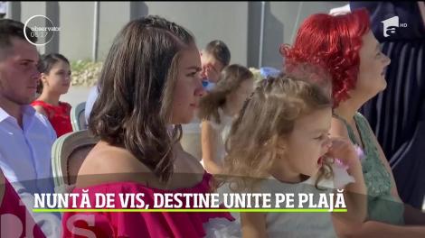 Nuntă de vis pentru doi îndrăgostiți. Și-au unit destinele pe plajă