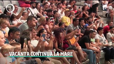 Prima zi de şcoală a prins mulţi elevi pe plajă