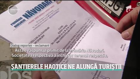 La Năvodari, turiştii se relaxează în zgomot şi praf de şantier