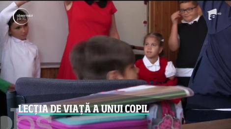 O fetiţă de opt ani din Bârlad care, deşi s-a născut fără mâini şi fără picioare, vine în fiecare zi la şcoală ca să-şi depăşească limitele