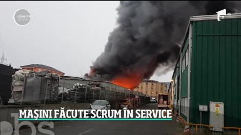 Incendiu puternic la un service auto din localitatea Floreşti. Șapte mașini s-au făcut scrum