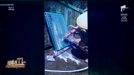 Smiley News - Neatza cu Răzvan și Dani. Mixerul unui DJ, spălat cu apă și detergent